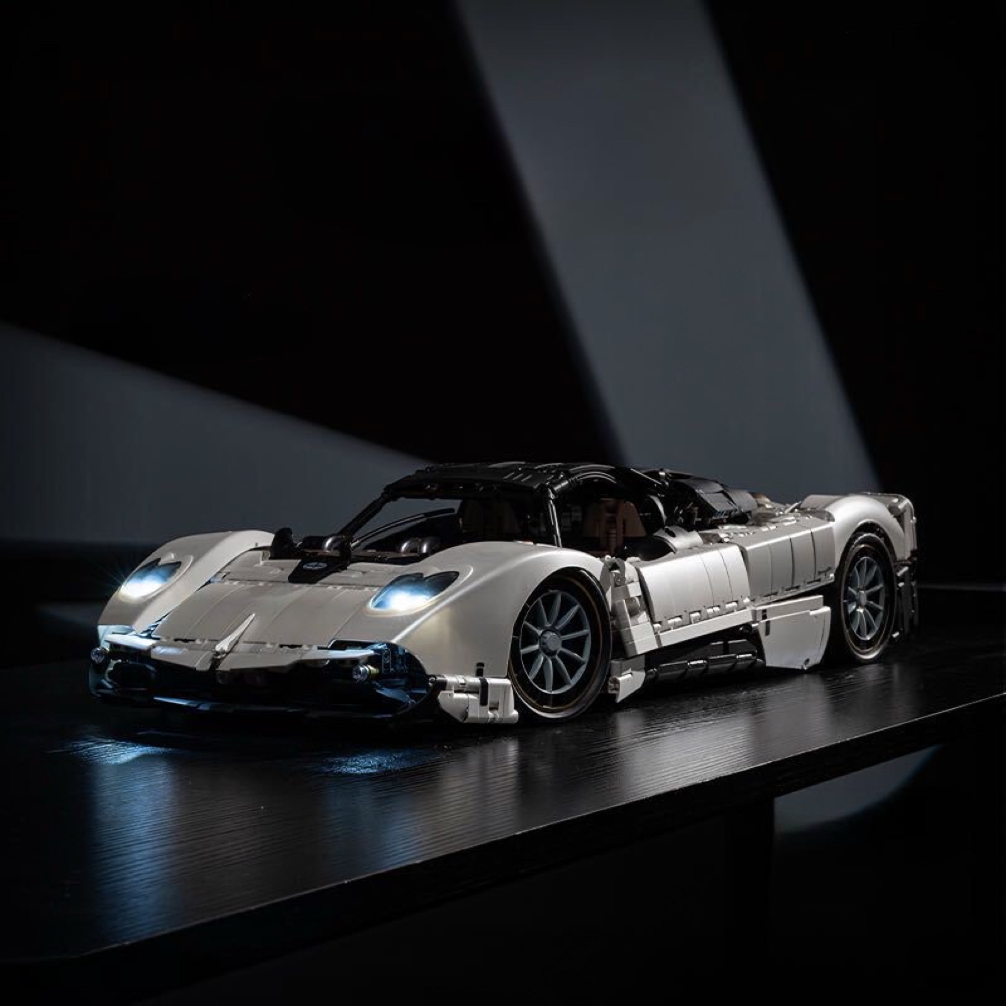 Das ultimative Utopia V12 Hypercar | 4688 Stk